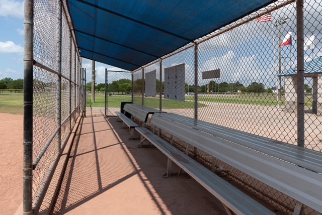 Cen Dugout